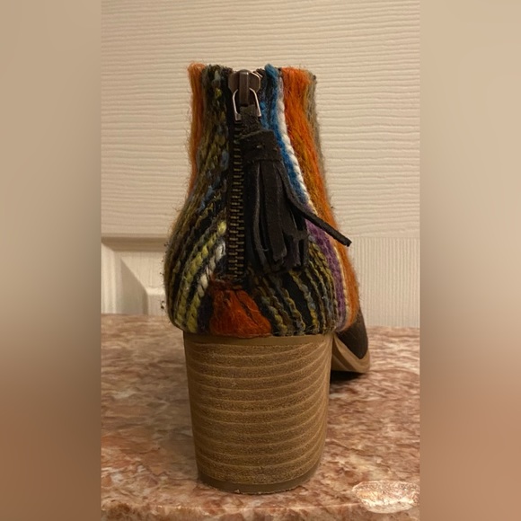 TOM’S Leila Chocolate Suede Multi colored Textile Ankle Boots; Size 9.5; LNWOT. - Picture 9 of 12